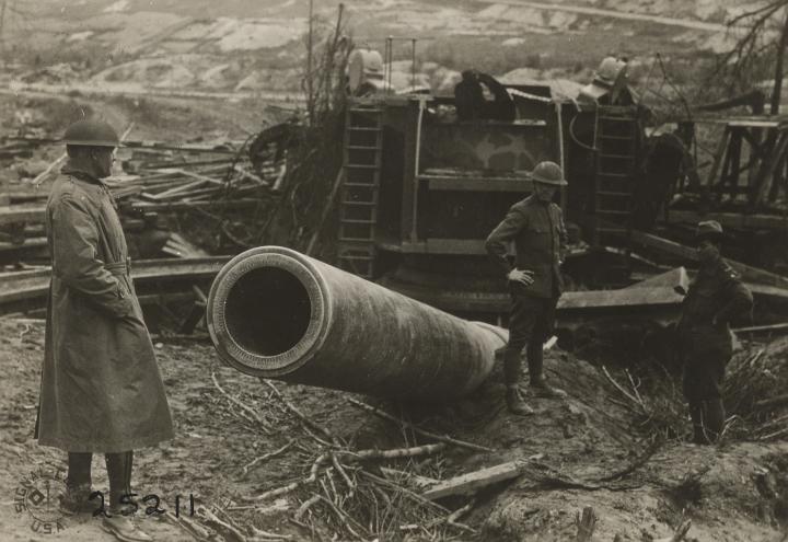 Historic photos shows large, captured piece of German artillery. 